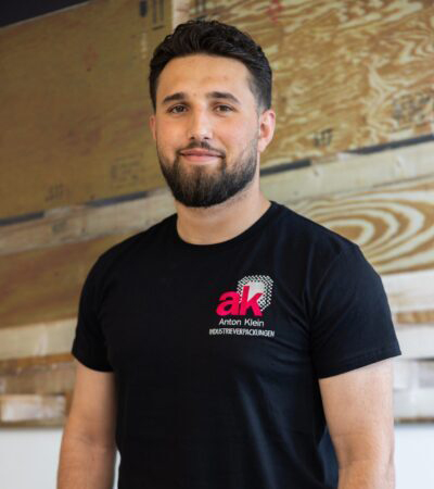 Endrit Musliu, Auftragsabwicklung bei Anton Klein Industrieverpackung + Logistik GmbH